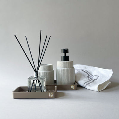 Tray with water resistant inlay - all earth