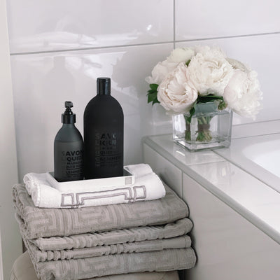 Tray with water resistant inlay - white/grey